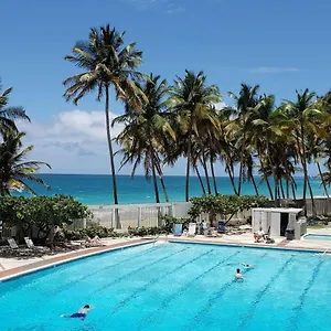 Kasa Galicia Beachfront Pool Access Apartment